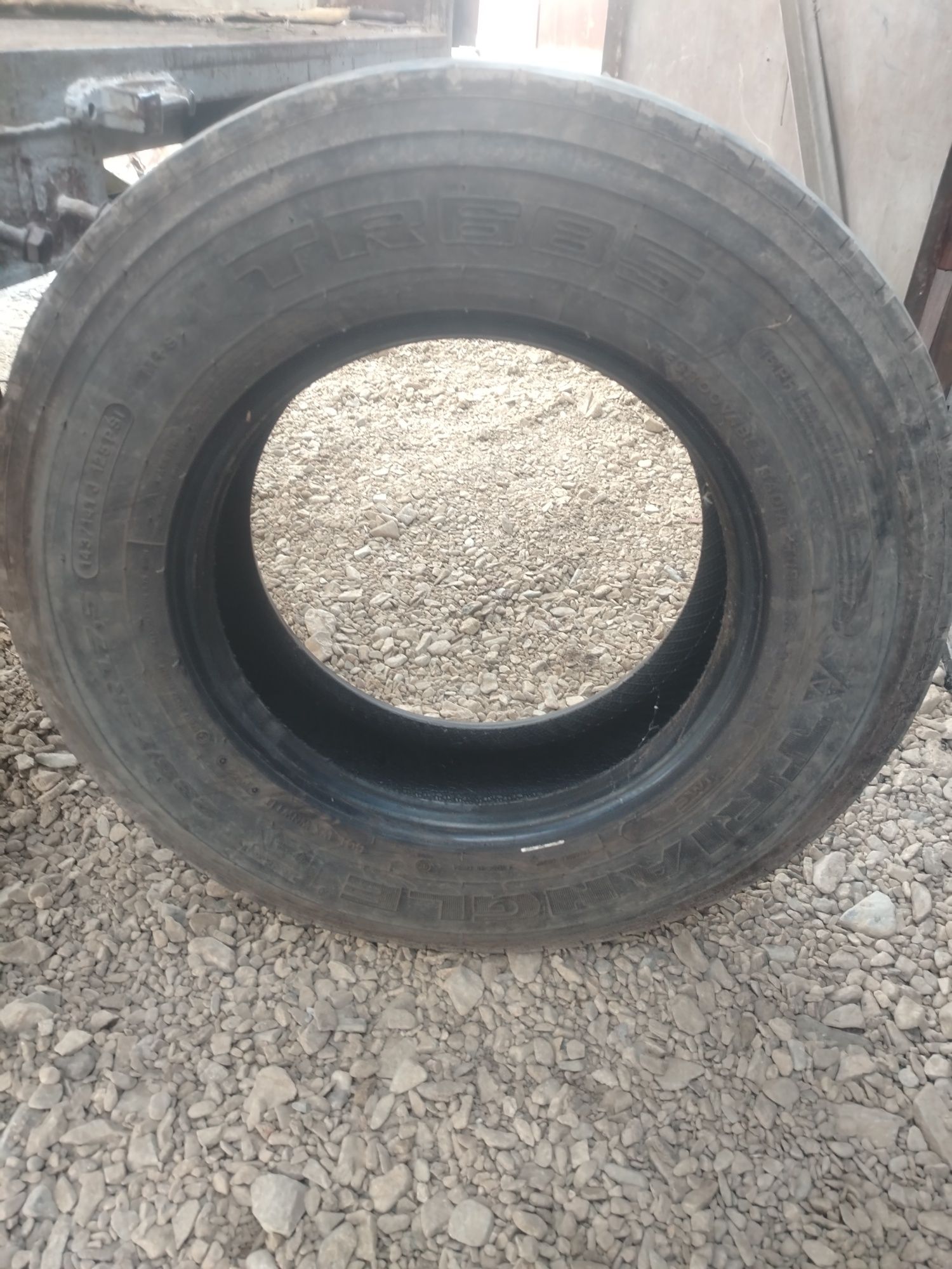Продам шины R 17.5 235/75