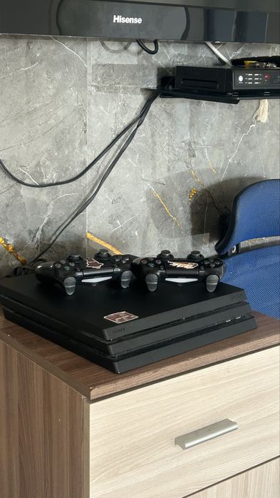 Пс 4про обменаю на мопед пс в хорошем состояни