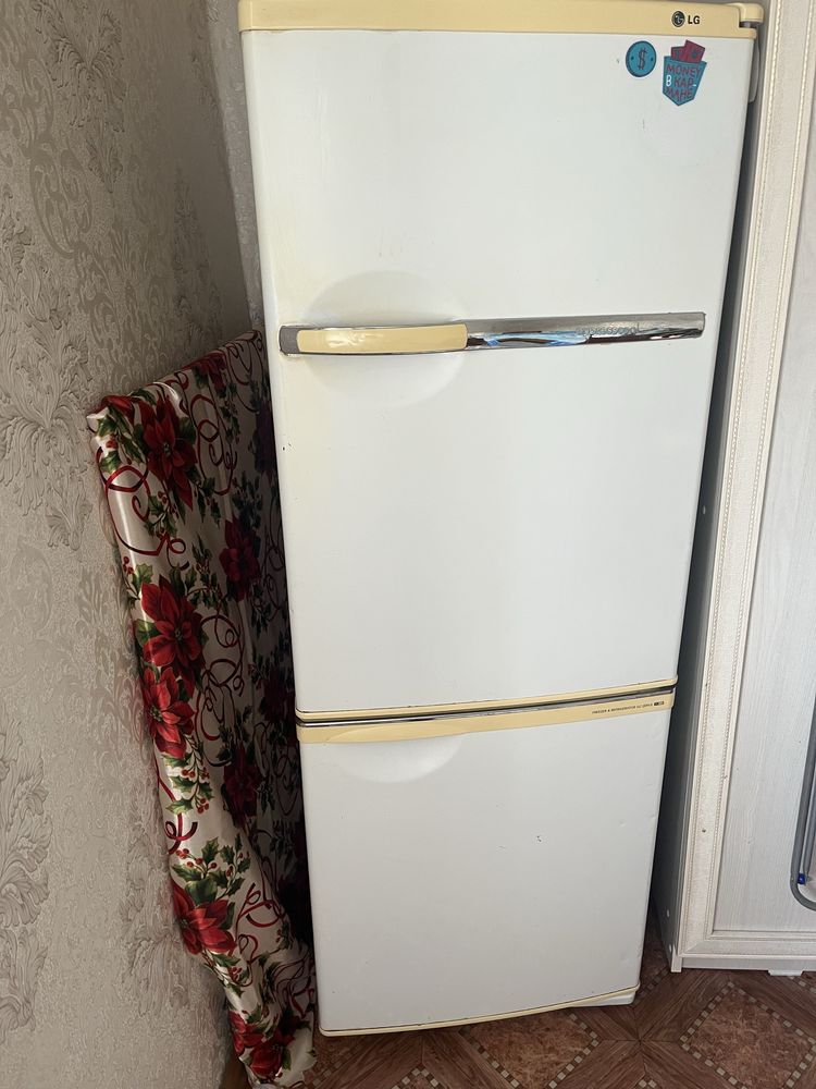 Продам холодильник