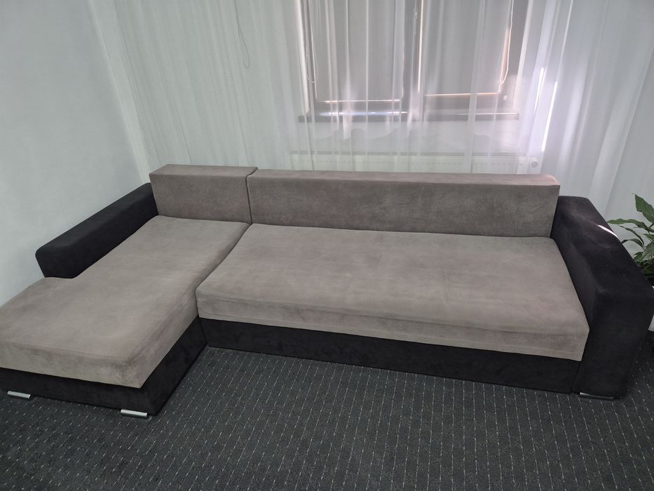 Coltar forma L /stare foarte buna