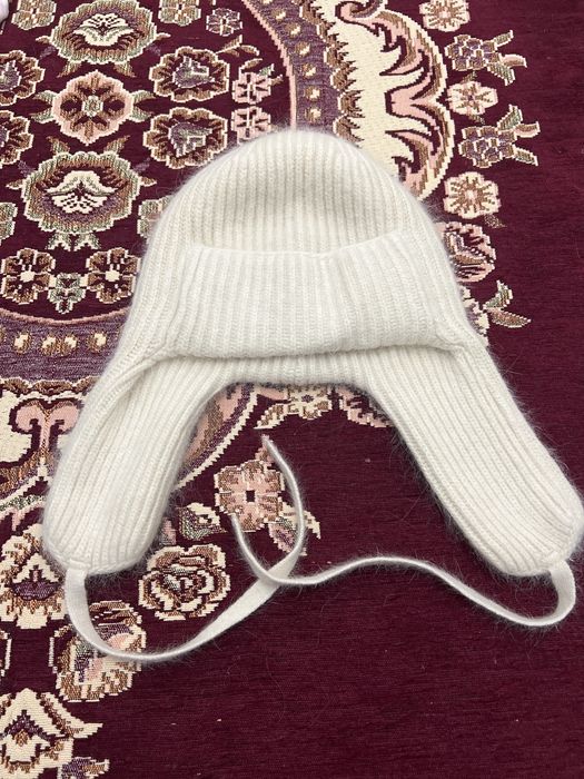 Ангора женская шапка сатылады.Новый почти.Просто не нравиться.