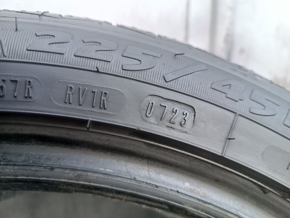 225/45/17 Debica Дот 0723
