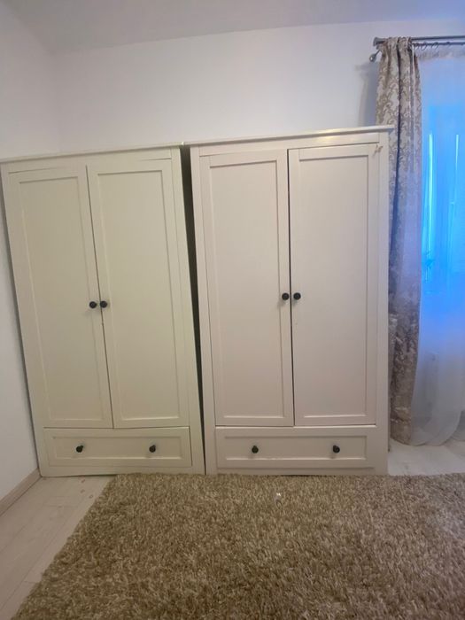 2 Dulapuri si 1 comoda din lemn masiv Mothercare - Urgent