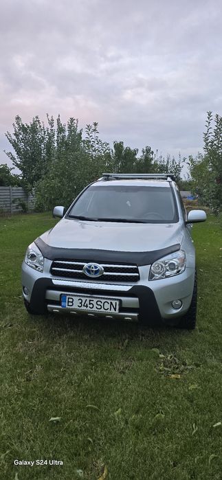 Toyota RAV4 2.2 D-4D 4x4 – întreținut exemplar, multe piese noi