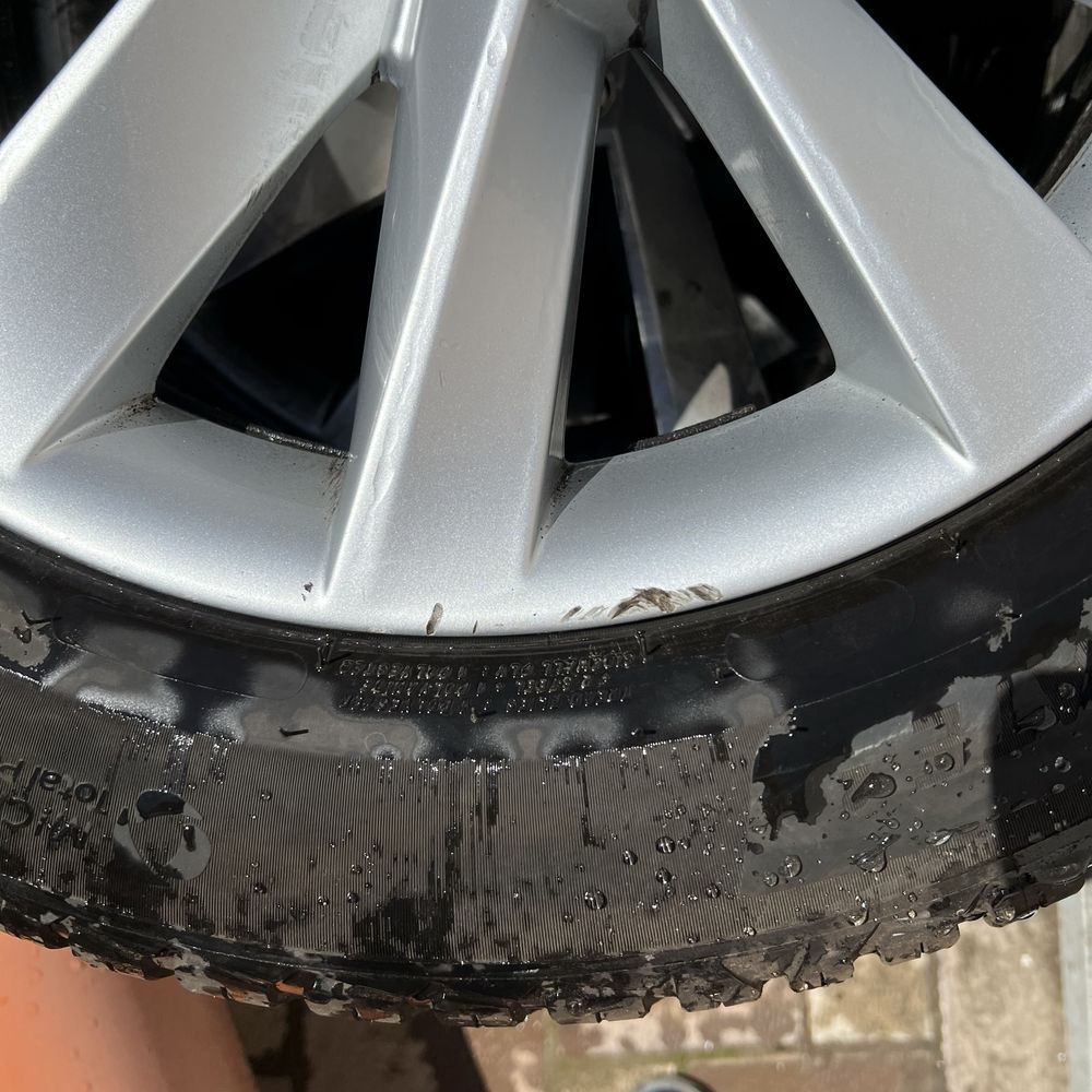 Jante Skoda 17" cu Anvelope 215/55