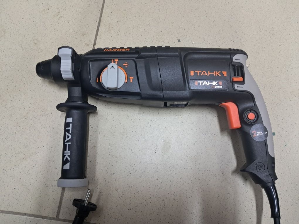 Продам перфоратор ЗВЕРЬ ТАНК BOSCH
