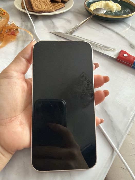 Айфон 13. Емкость 81%………………………………….