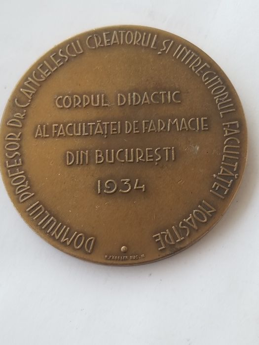 Medalie Doctor C Angelescu Creatorul Facultatii de Farmacie 1934 Jalea