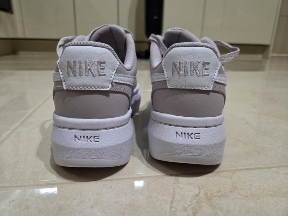 Кецове Nike Court Vision Alta Leather