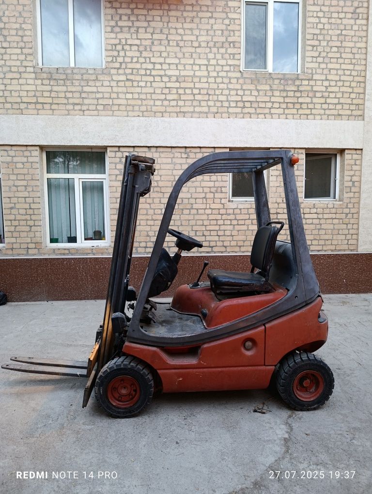 Вилочный погрузчик (кара) Linde грузоподъёмностью 1.5 т