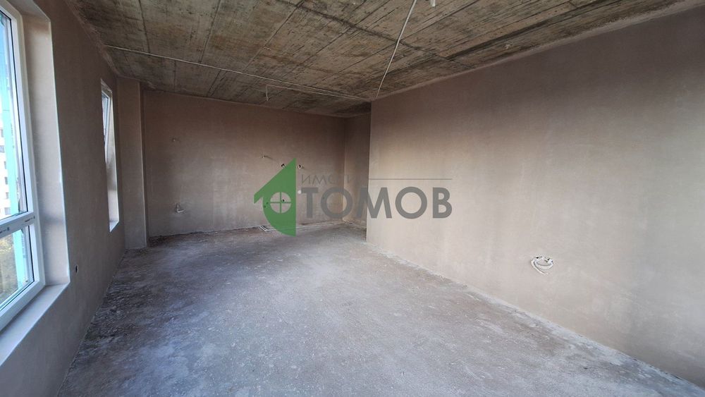 Просторен тристаен апартамент в кв. Самара 3