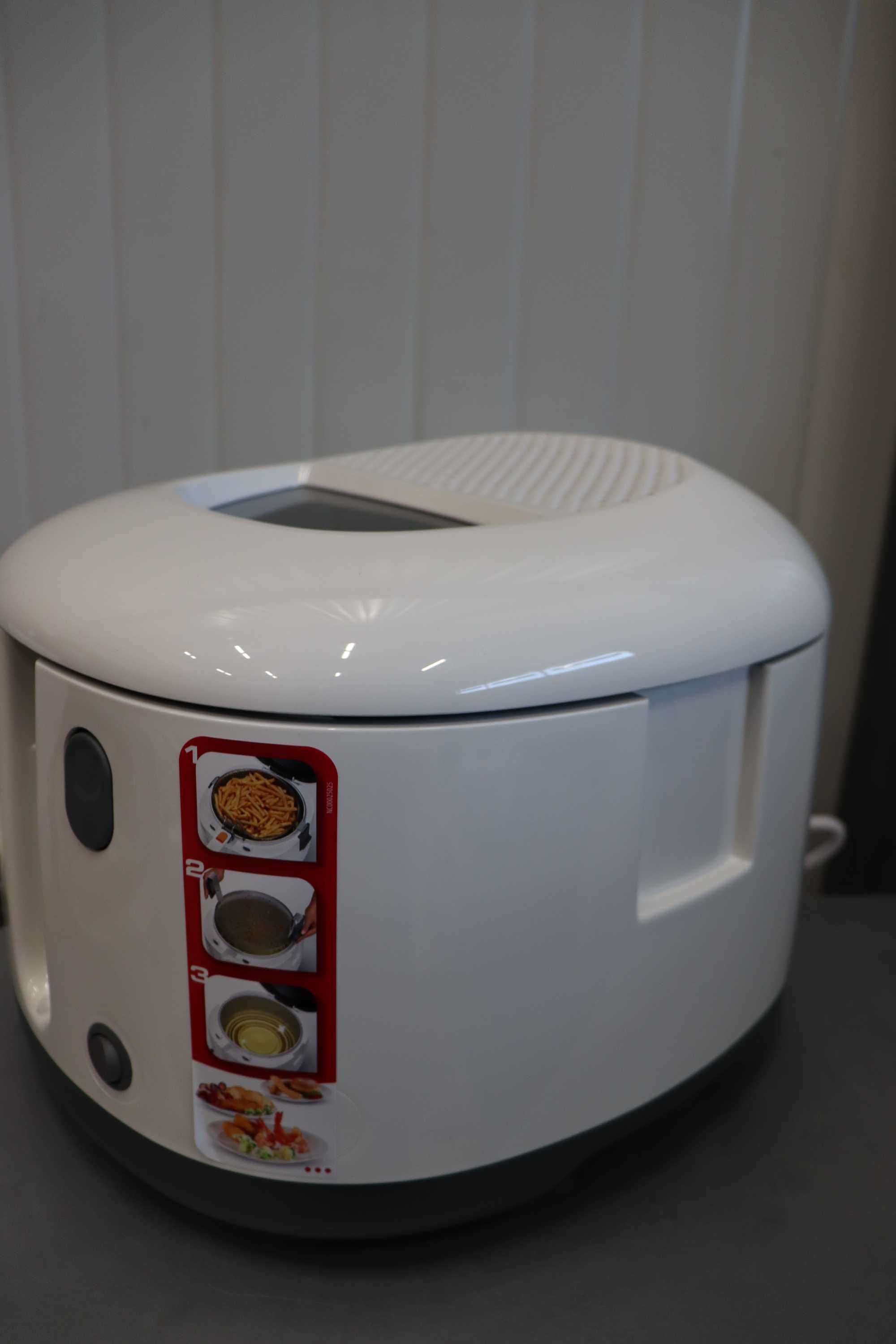 Фритюрник Tefal FF162131, Filtra One,вместимост 1,2кг,1900W лек ДЕФЕКТ