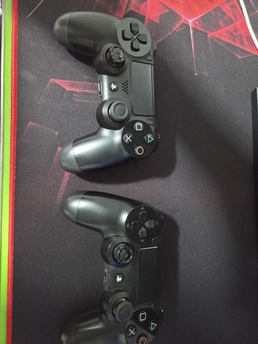 Vând controler ps4