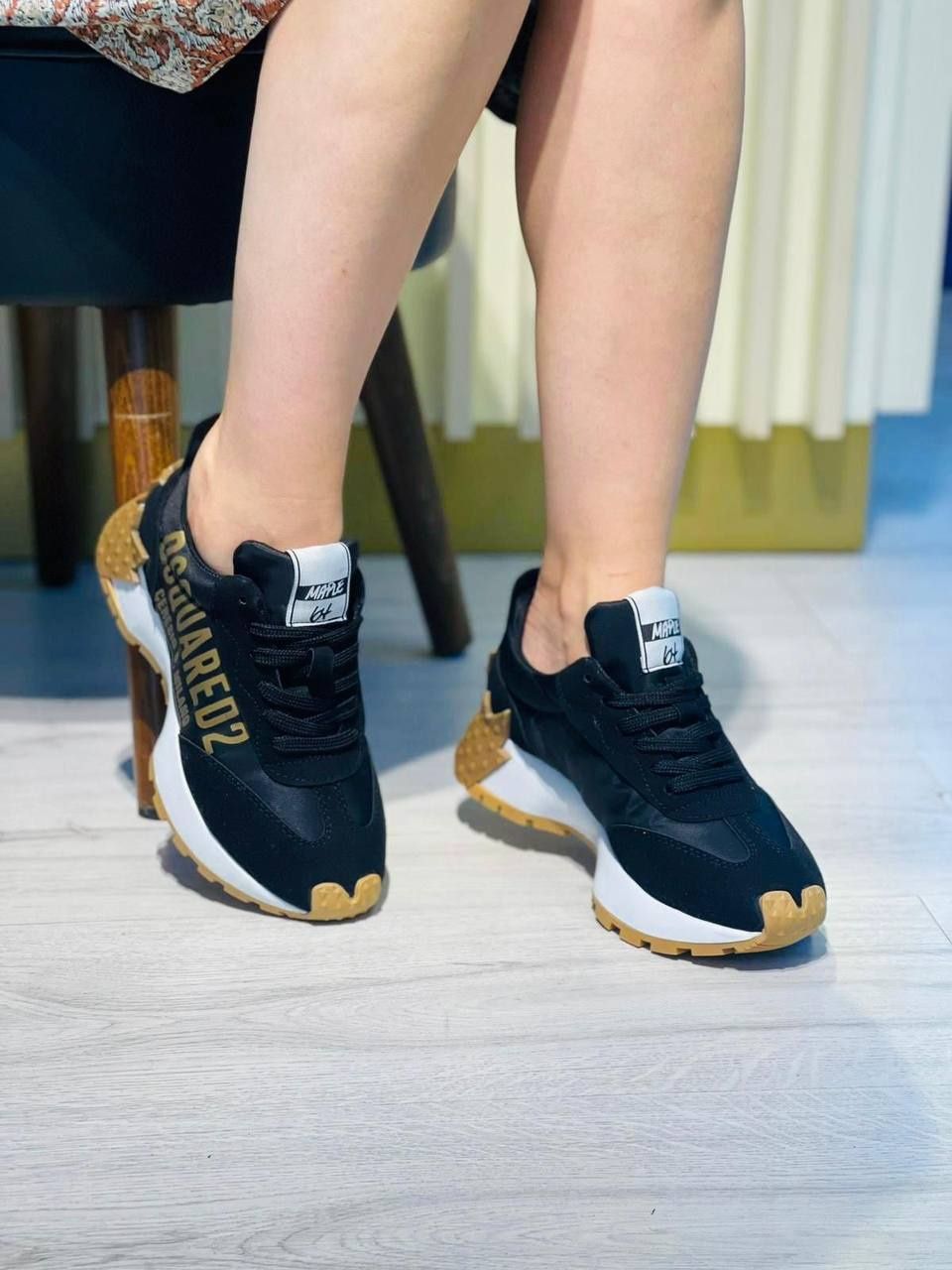 Adidași dsquared2