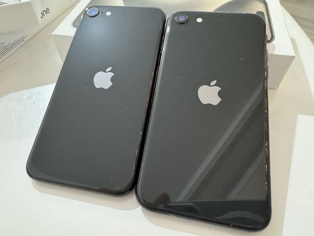 Два IPhone SE идельеые