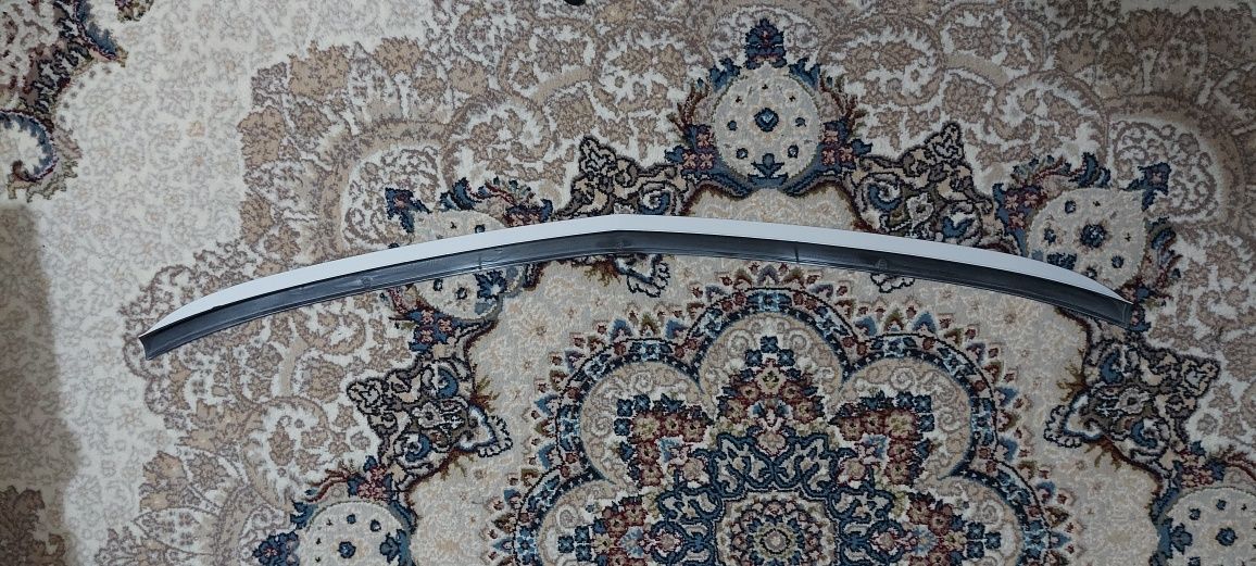 Продам спойлер на заднюю крышку багажника а/м кобальт