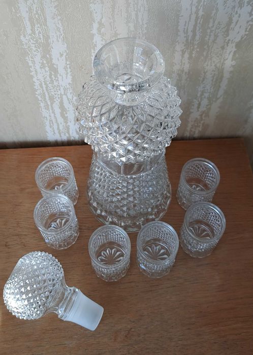 Сервиз от 2 вида кристални чаши с кана