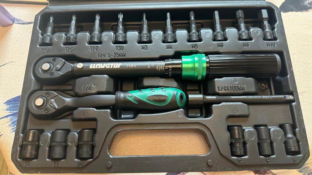 Set chei clicket si clicket dinamomometric cu accesorii noi noute