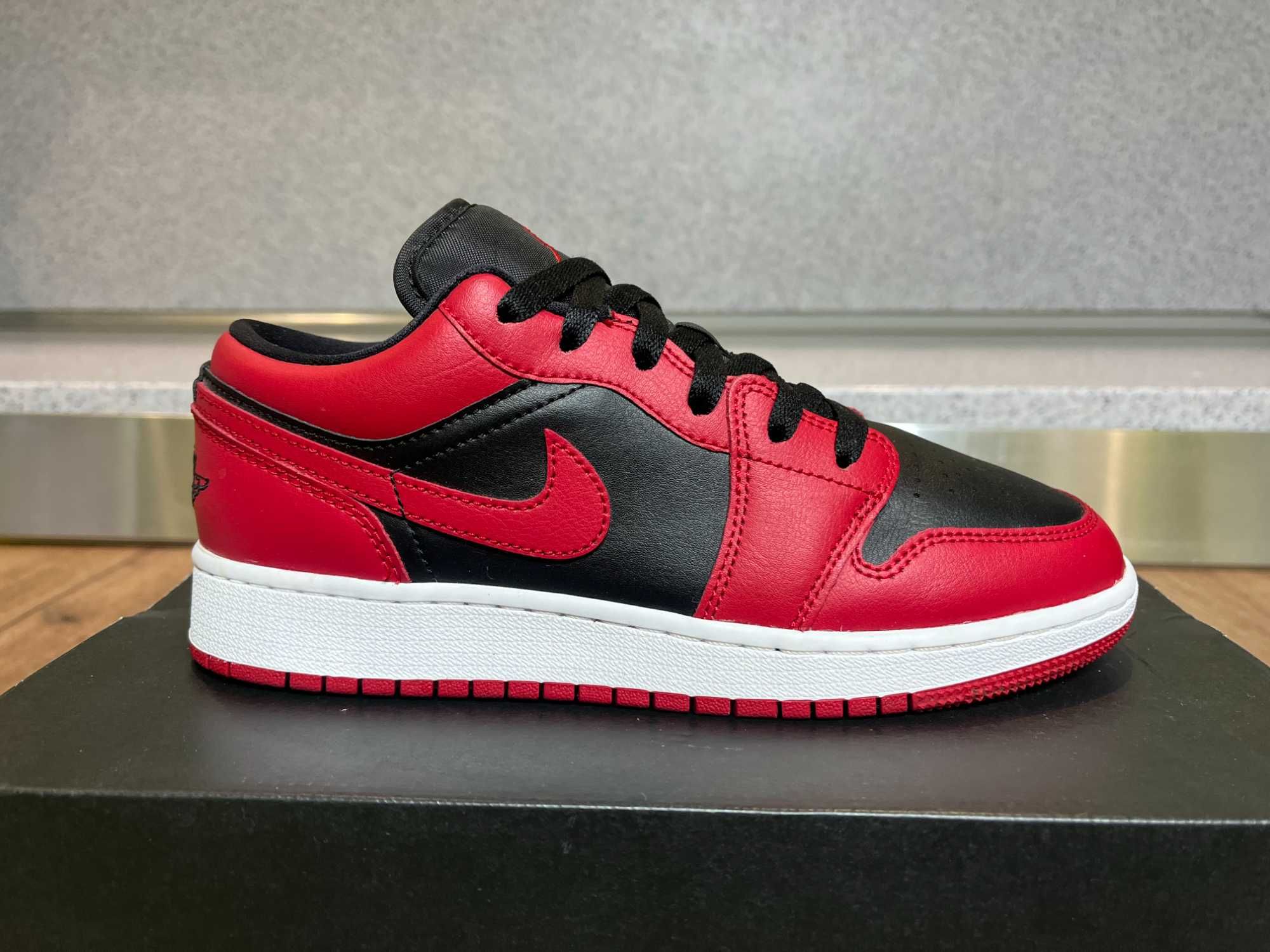 ОРИГИНАЛНИ *** Air Jordan 1 Low Reverse Bred Banned