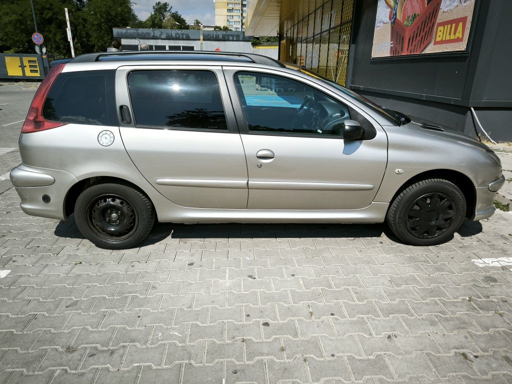 Продавам Peugeot 206 SW