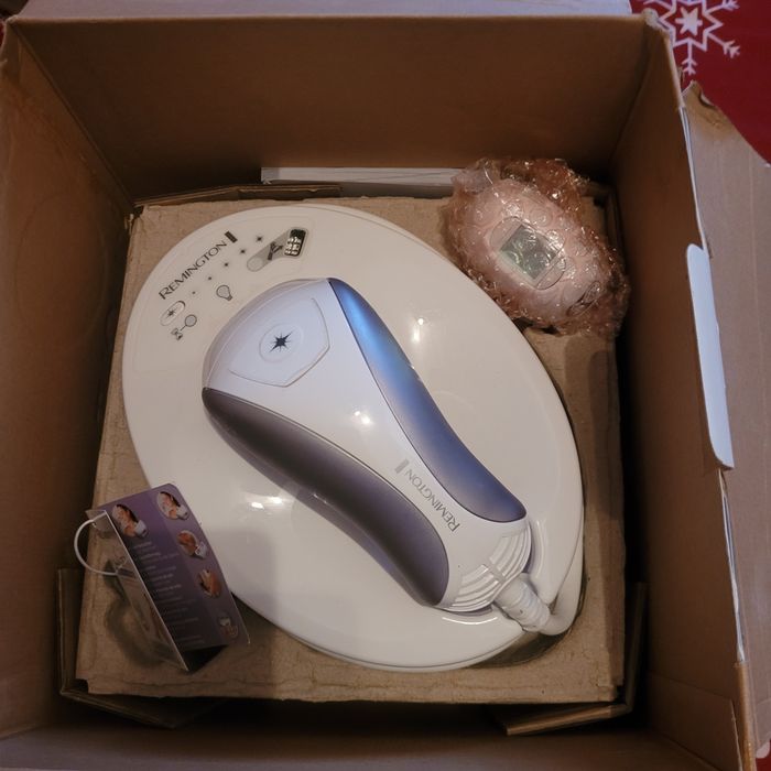 Epilator Remington i light pro IPL 6500 cu lumină intens pulsată