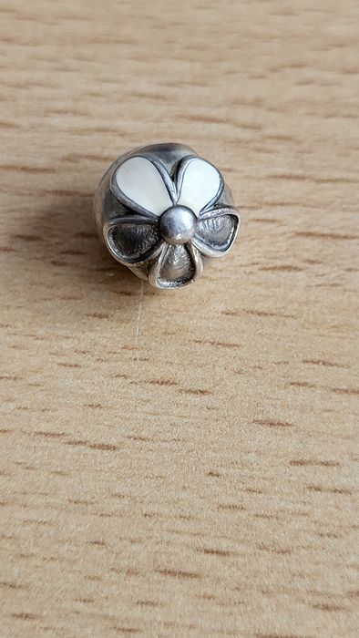 Darling Daisies Clip Charm- Pandora