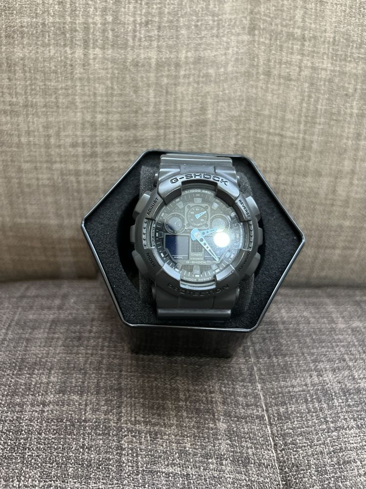 Часовник G-shock