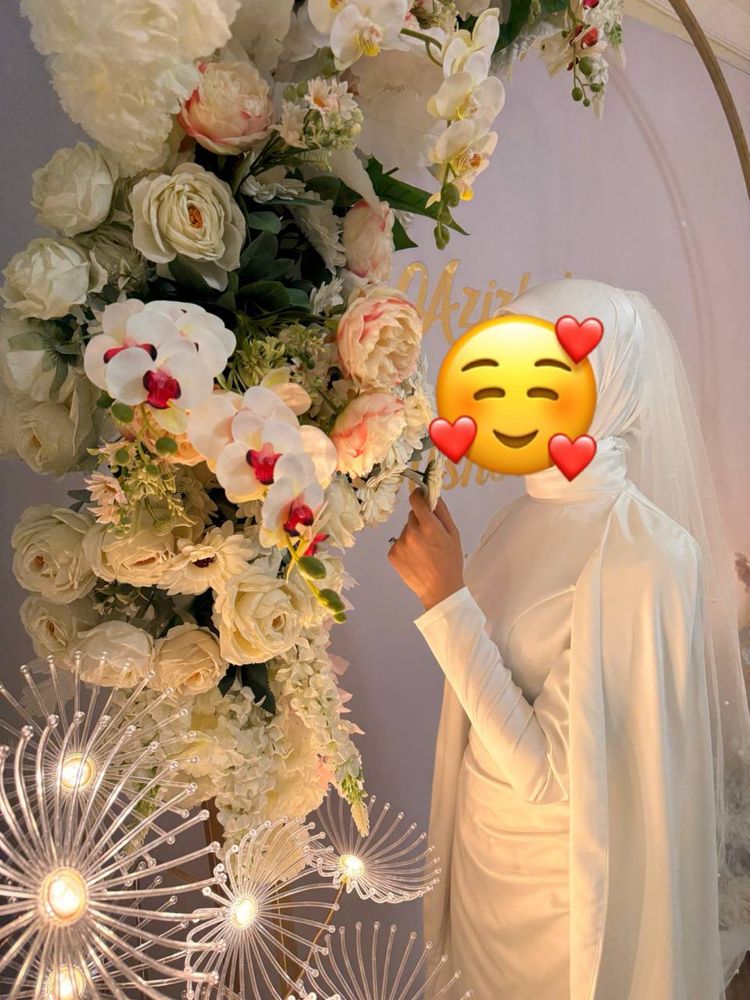 Kelin koylak individual zakaz asosida tikilgan