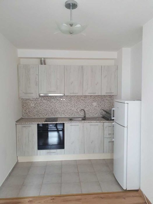 Дава се под наем Тристаен апартамент в София, Белите брези - 100 кв.м за 714 € - Снимка #1