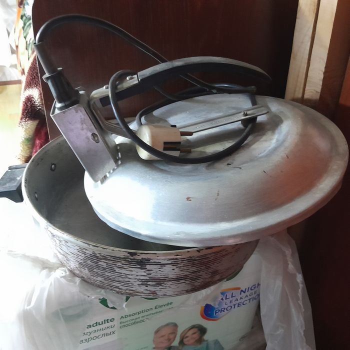 Электро печь , работает отлично