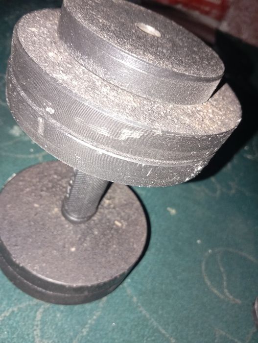 10-kg lik gantel sotiladi quyma zavodskoy temir narxi 350.000