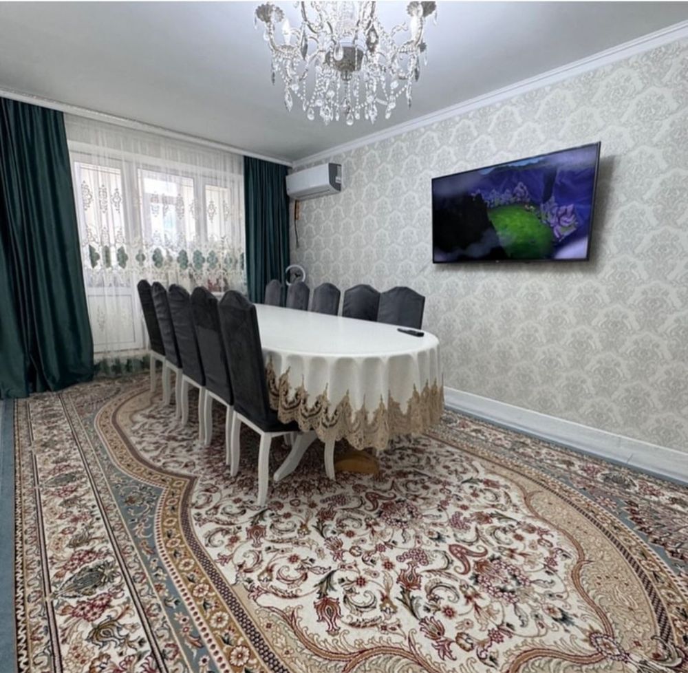 Продам стол и стулья 10 шт