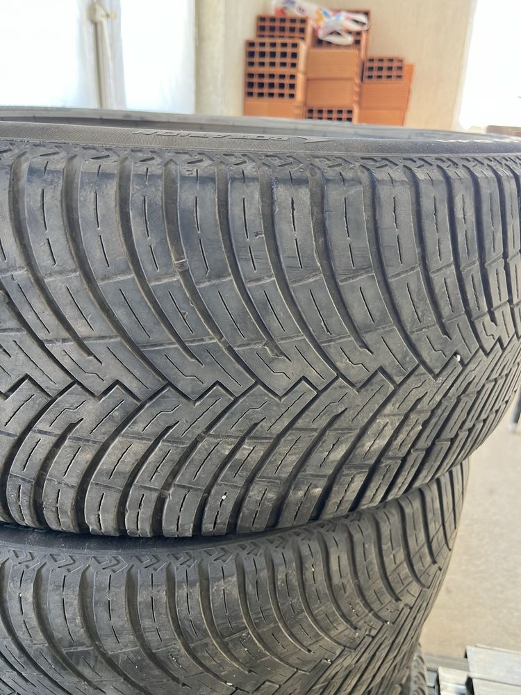 Pirelli CINTURATO ALL SEASON SF2 235/50/19