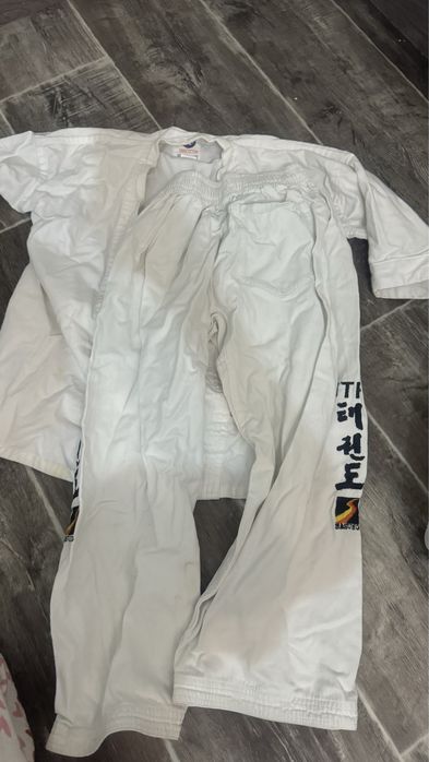 Продам кимано на 5-6 лет