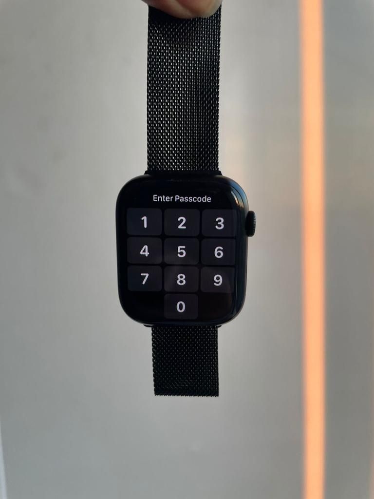 Apple Watch Series 7 45 мм Совершенно новое состояние