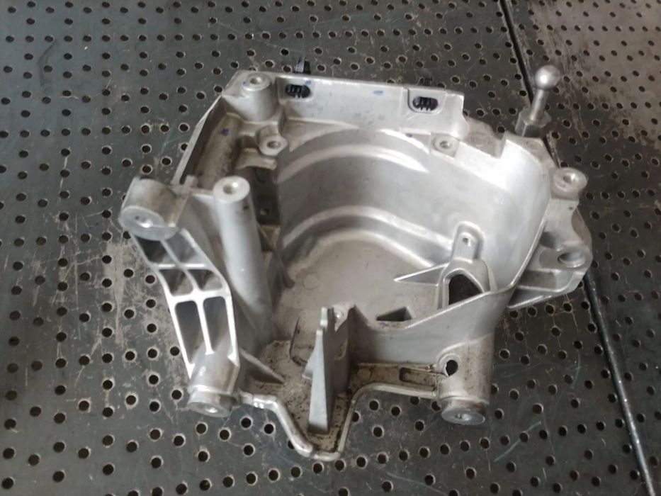 suport carcasa combustibil  2.0 hdi ah01  peugeot 5008 9804498180