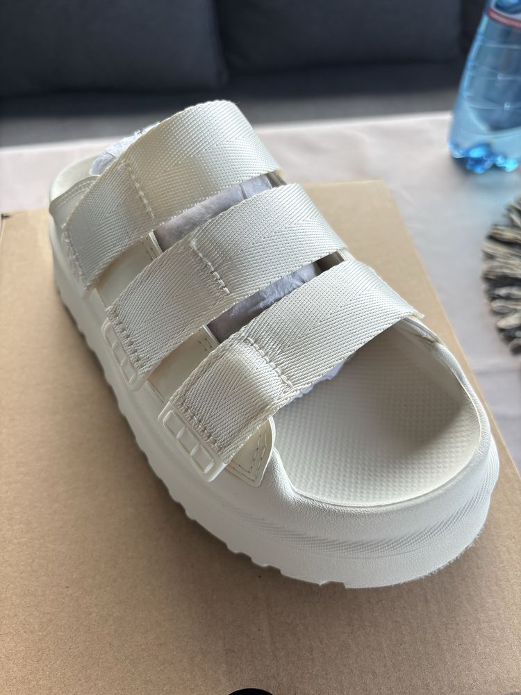 Papuci UGG dama NOI