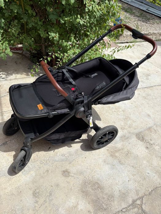 Продам прогулочную коляску