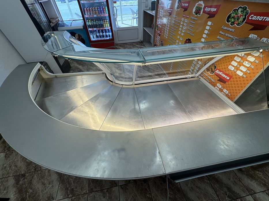 Хладилна витрина Constan