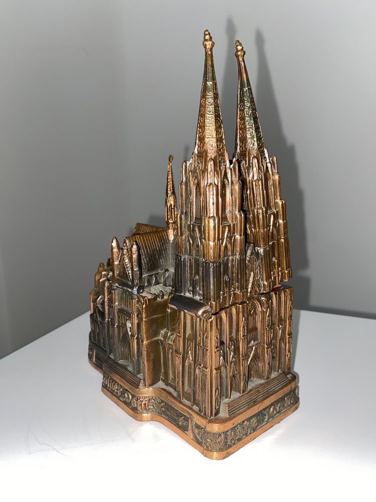 Cutie antică pentru bijuterii Kolner Dom (catedrala din Köln)