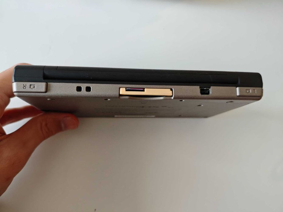 Nintendo DSi XL - Качени много игри