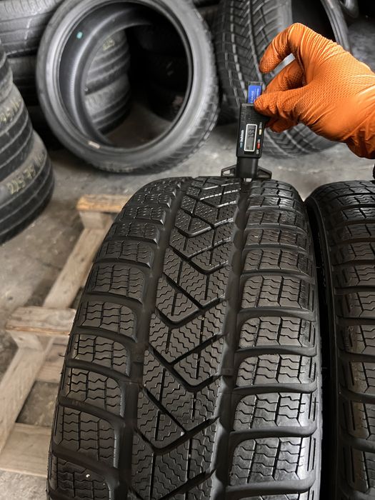 2 anvelope iarna ca NOI 205/40/17 , Pirelli , 7.5 mm