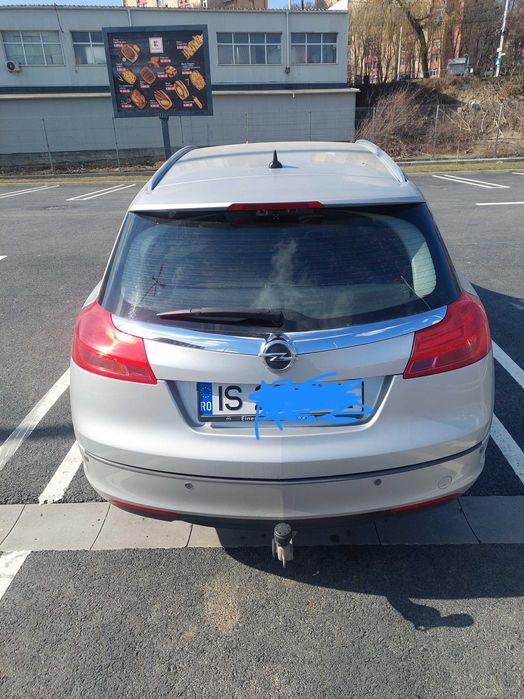 Vând Opel Insignia