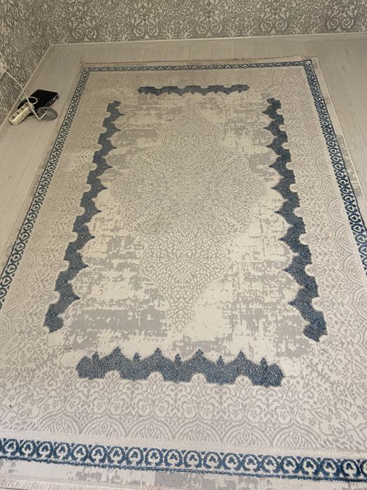 Ковры разные .состояние нормальные