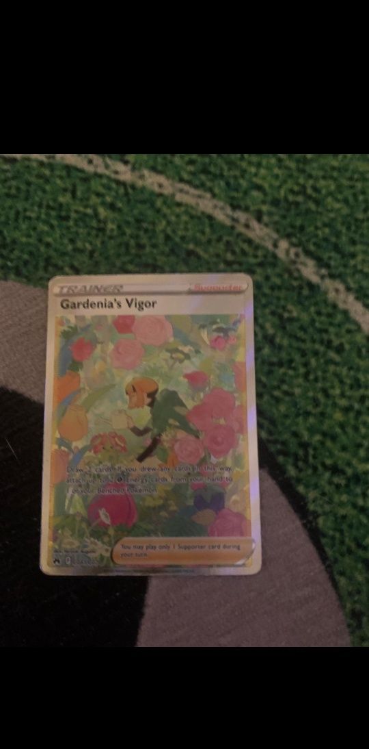 Vând cărți Pokemon