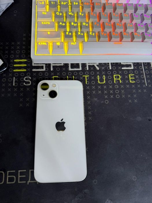 iPhone 13, 256GB, белый, цена договорная