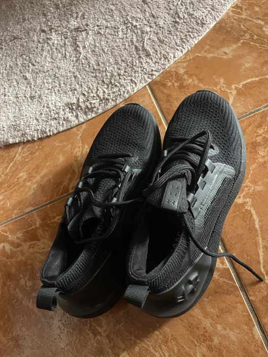 Adidasi Under armour