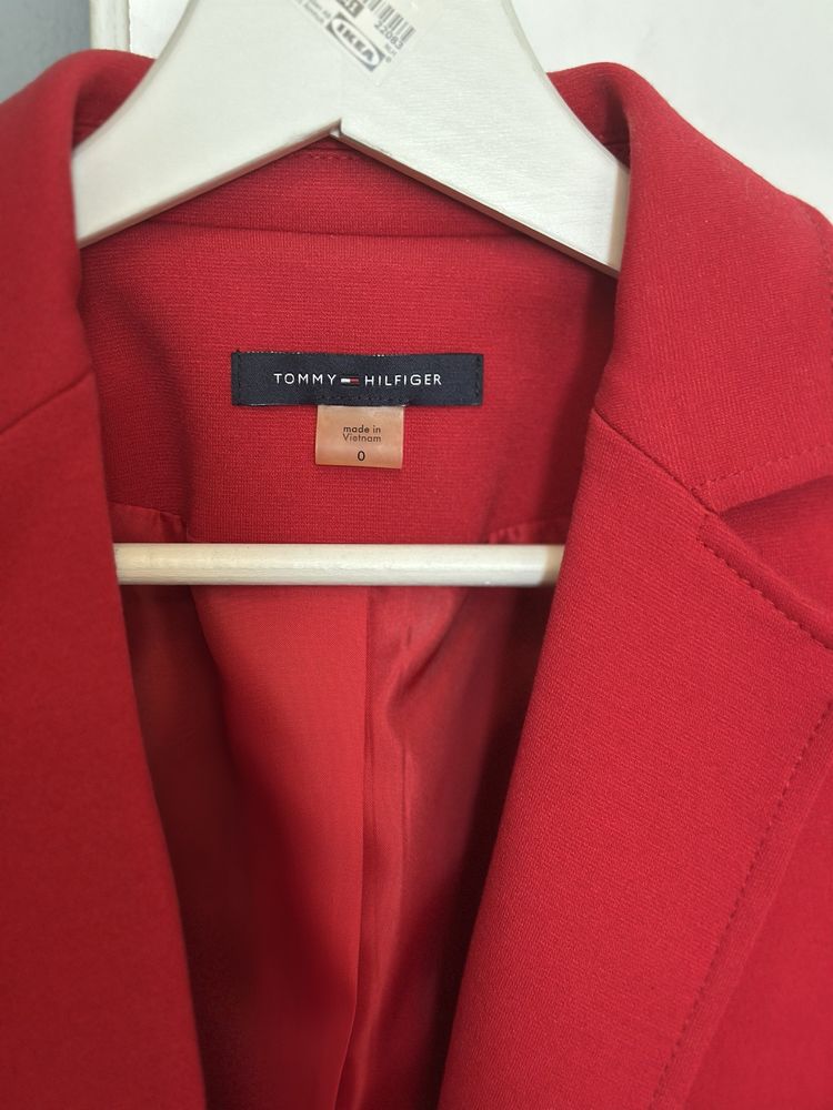 Sacou Tommy Hilfiger original - roșu aprins, mărimea 0 (XS)