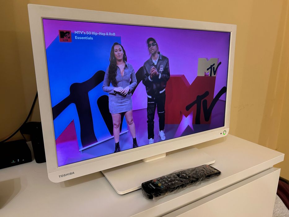 LED телевизор Toshiba 22" модел 22L1334