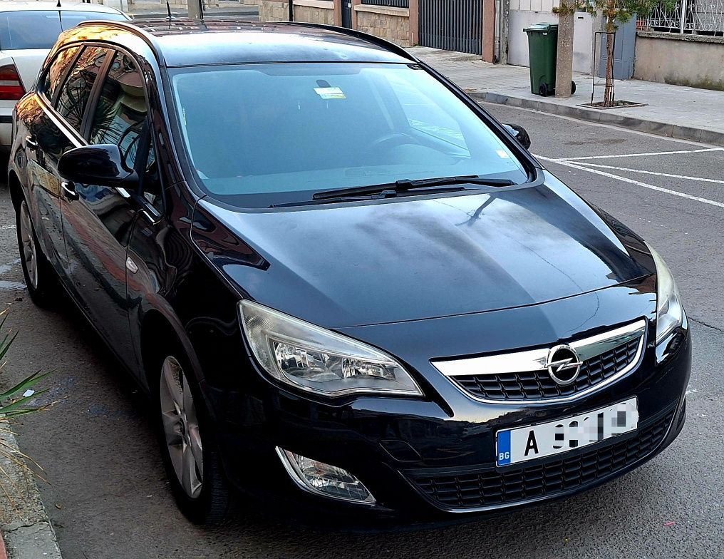 Opel Astra J sports tourer 1.7 cdti/ Опел Астра комби